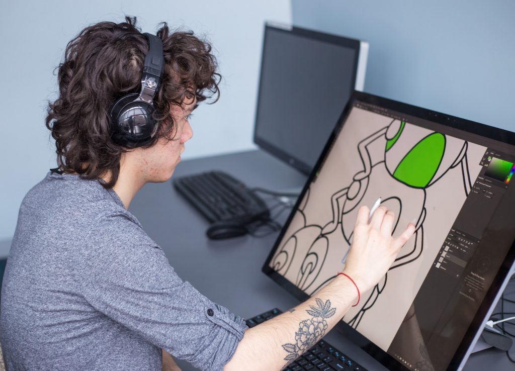 Student using Surface Tablet